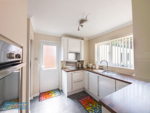 Kitchen- click for photo gallery